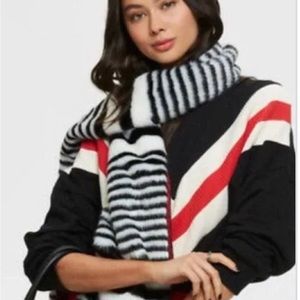 NWT Henri Bendel faux fur scarf